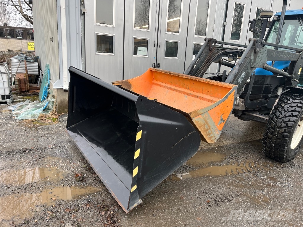 New Holland TS 110 トラクター