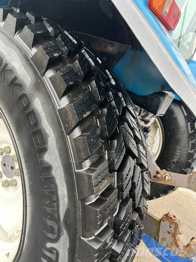 New Holland TS 110 トラクター