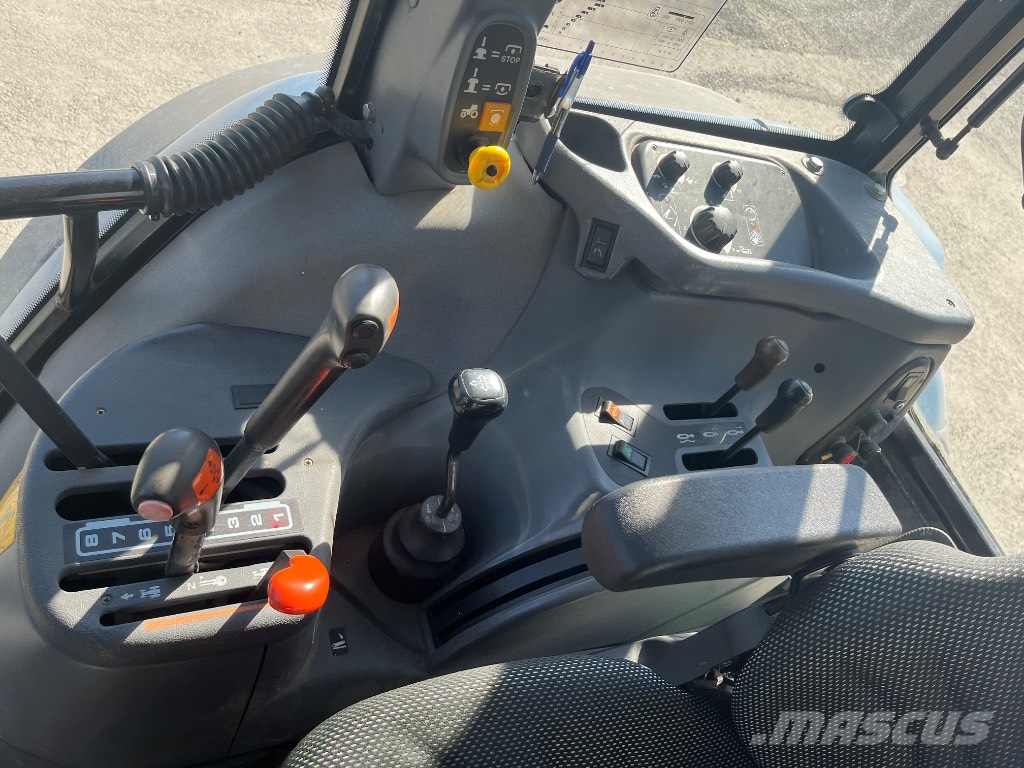 New Holland TS 110 トラクター