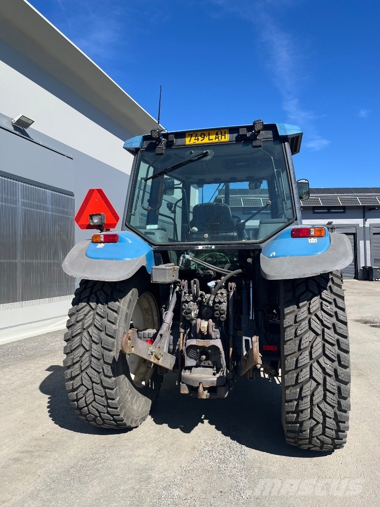 New Holland TS 110 トラクター
