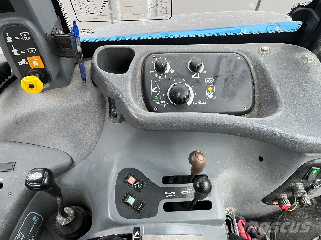 New Holland TS 110 トラクター