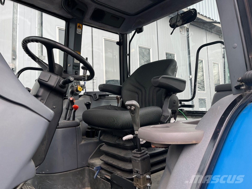 New Holland TS 110 トラクター