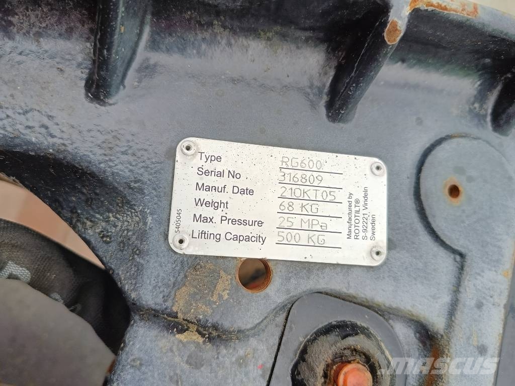 Rototilt r3 r8 MR50 mecalac 9mwr +6 buckets + joysticks R4 دوارات