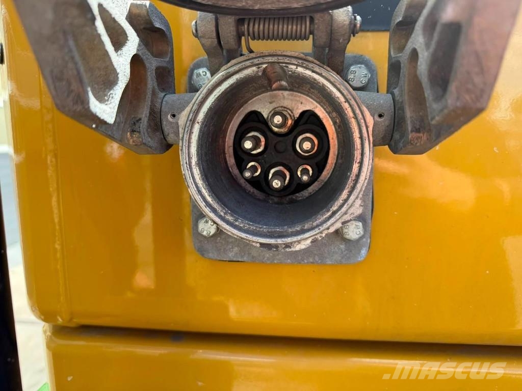 CAT 323FL Z line ( Electric ) Lánctalpas kotrók