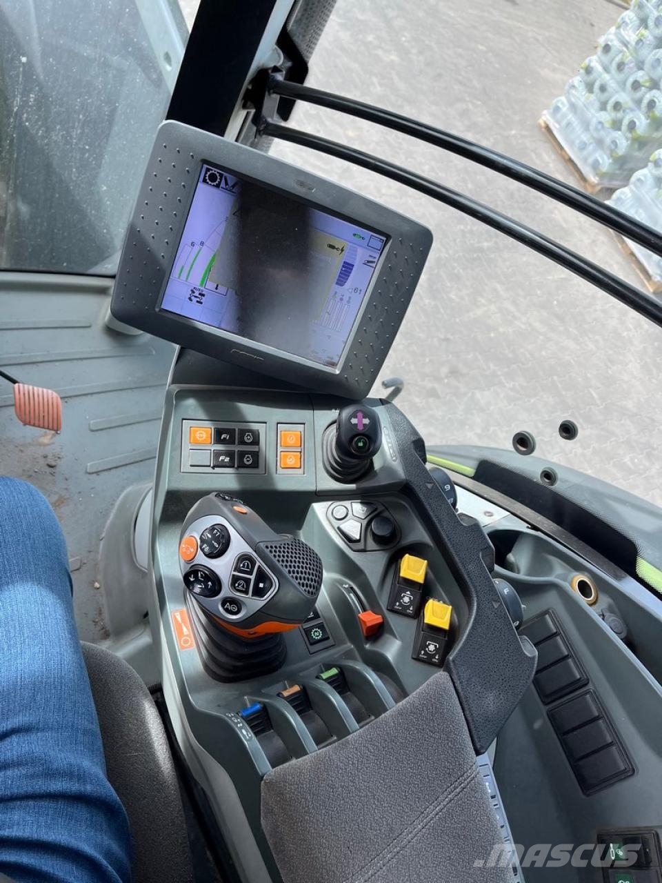 CLAAS Axion 870 CMatic T4f 트랙터