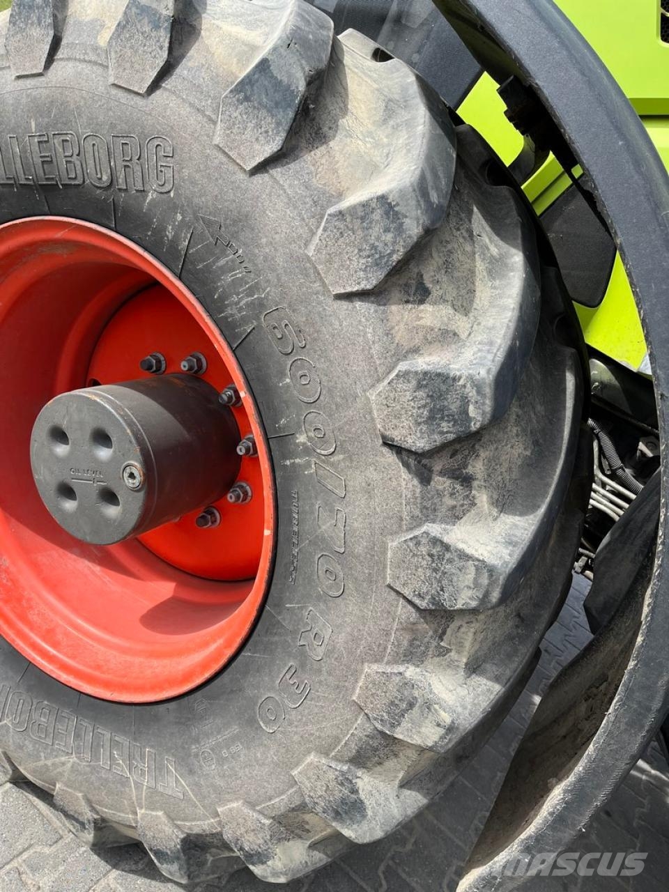 CLAAS Axion 870 CMatic T4f 트랙터