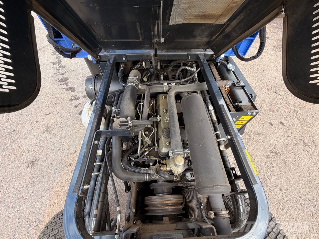 Iseki SF450 Päältäajettavat ruohonleikkurit
