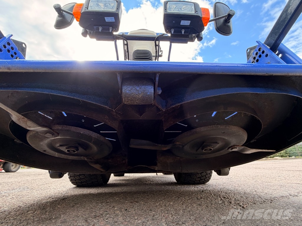 Iseki SF450 Päältäajettavat ruohonleikkurit