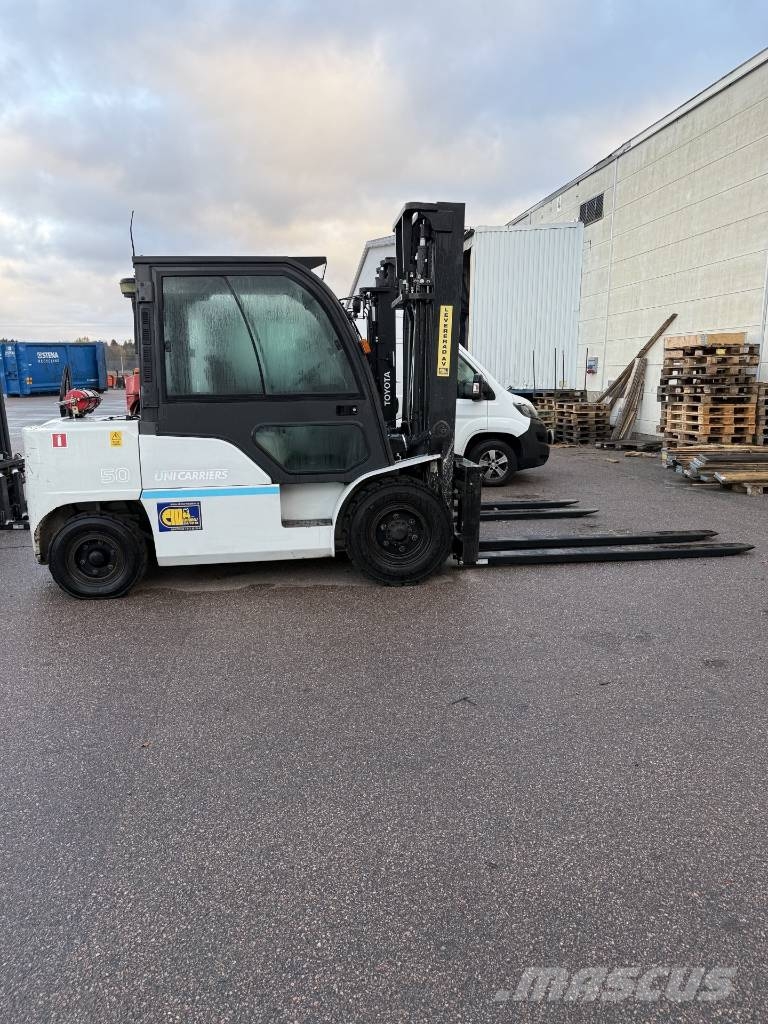 UniCarriers DG1 F4 F50 Q شاحنات الديزل