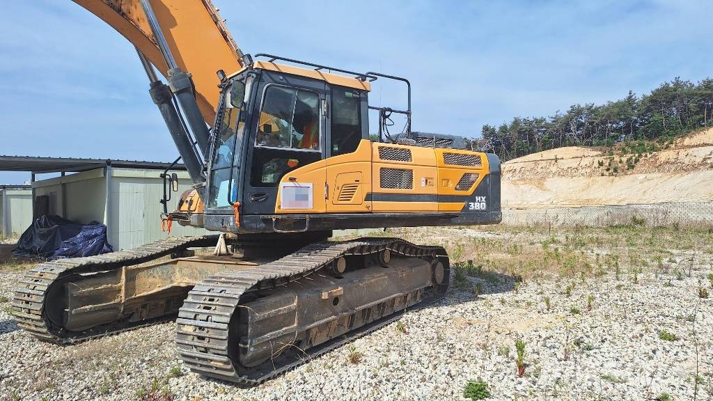 Hyundai HX 300 Pásové rýpadlá