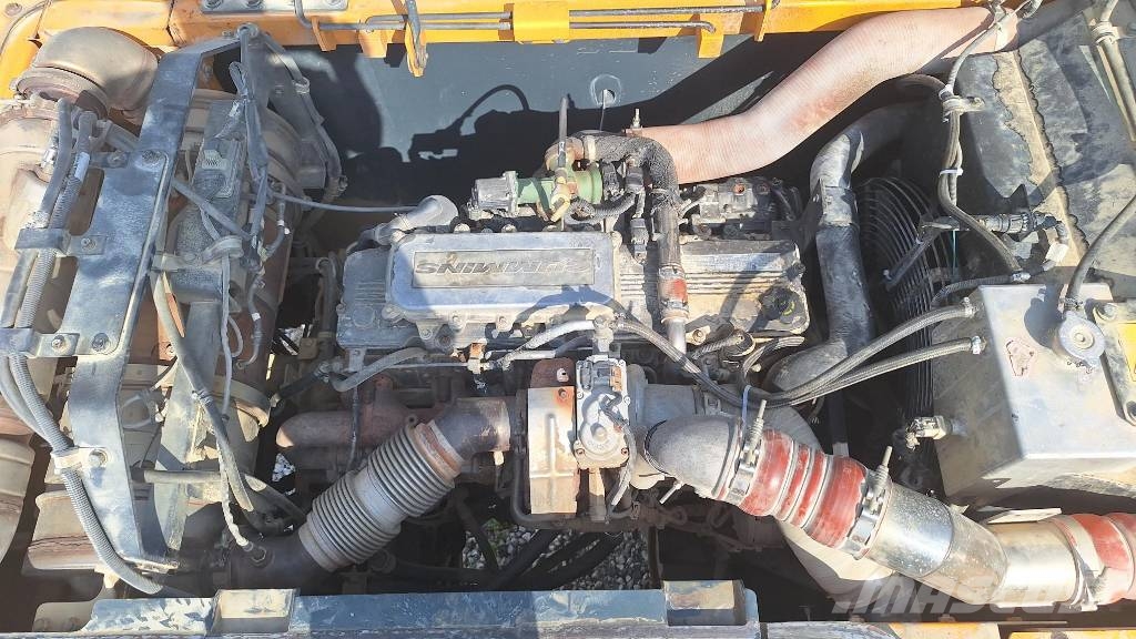Hyundai HX 300 Pásové rýpadlá