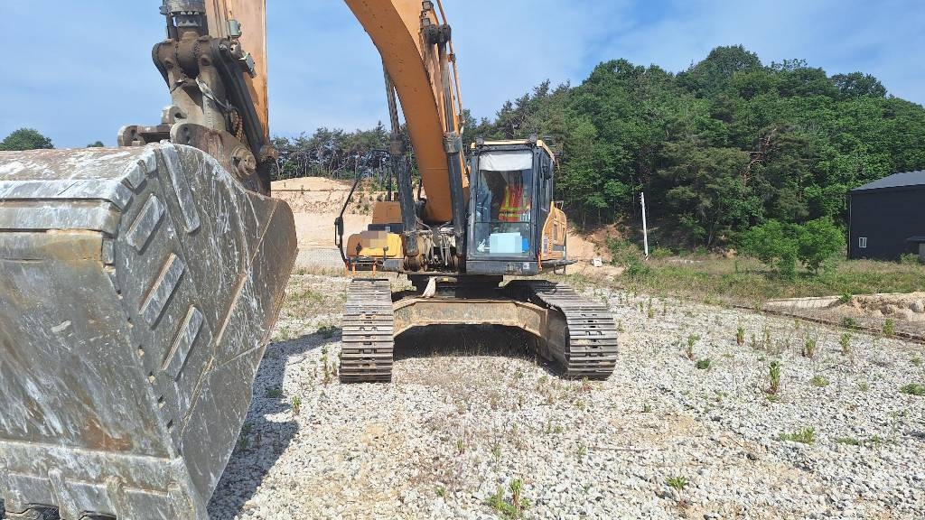 Hyundai HX 300 Pásové rýpadlá