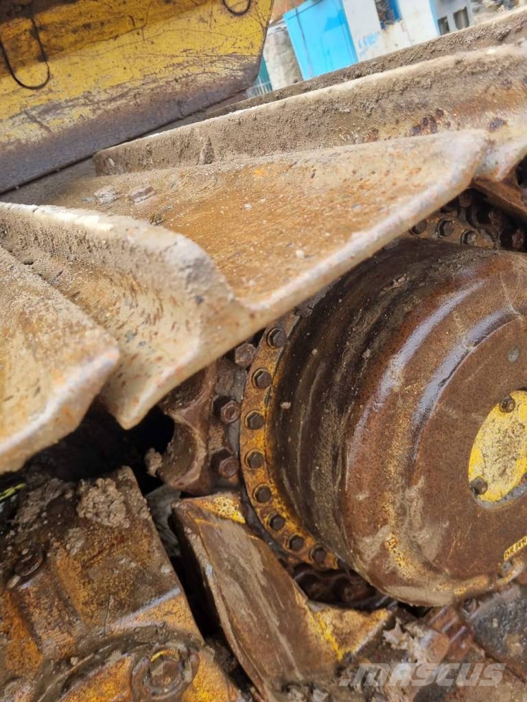 Komatsu D 65 PX-12 Crawler dozers