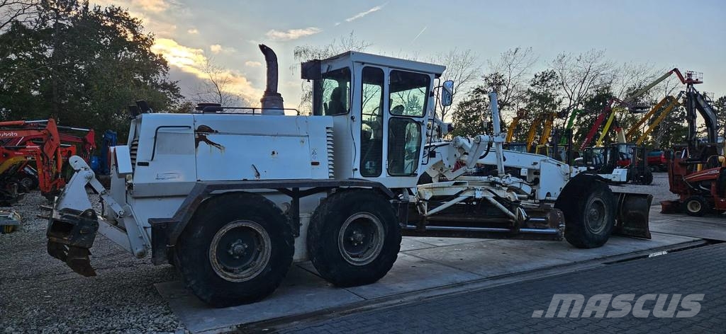Komatsu GD650 A GRADER Grederji