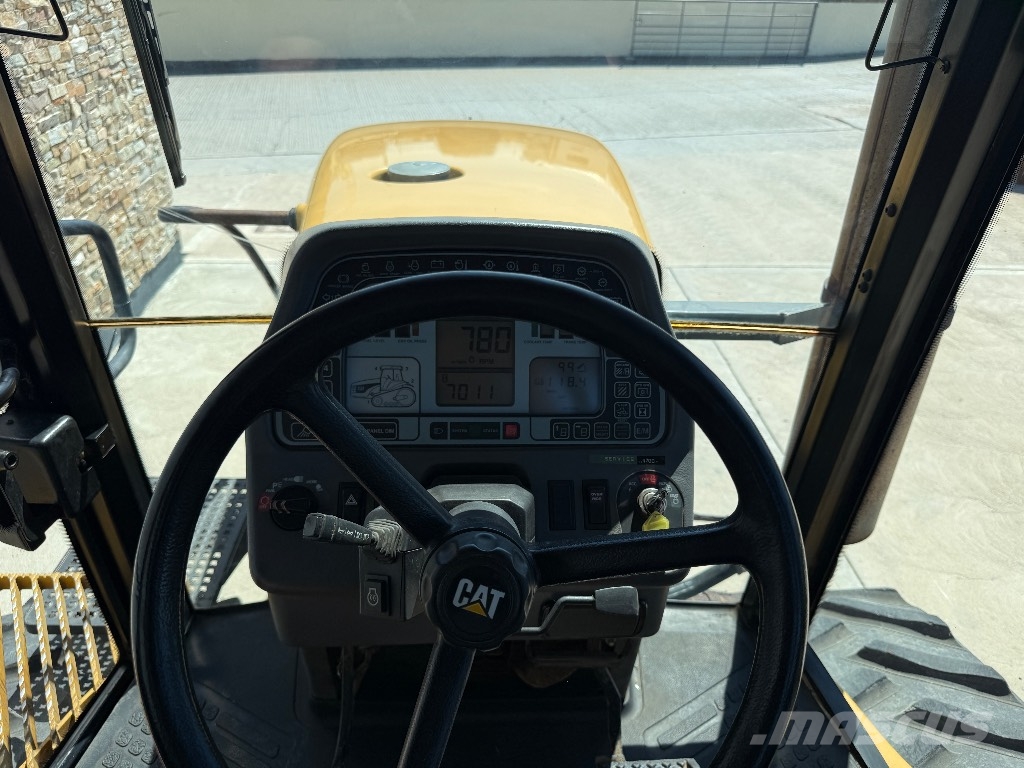 CAT Challenger 35 الجرارات