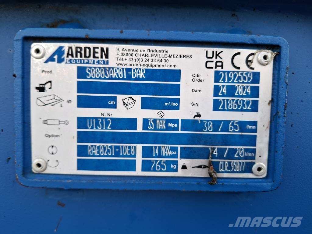 Hitachi ZX 135 US-6/ Materiaalikoura, Rasvari, Lämmitin 履带挖掘机