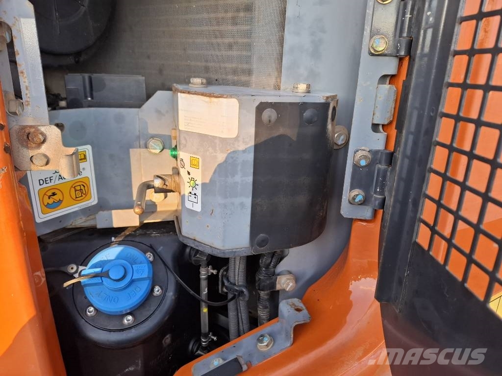 Hitachi ZX 135 US-6/ Materiaalikoura, Rasvari, Lämmitin 履带挖掘机