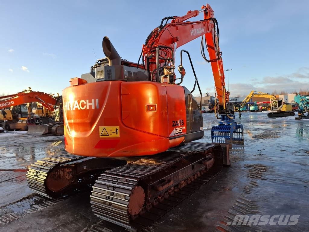 Hitachi ZX 135 US-6/ Materiaalikoura, Rasvari, Lämmitin 履带挖掘机