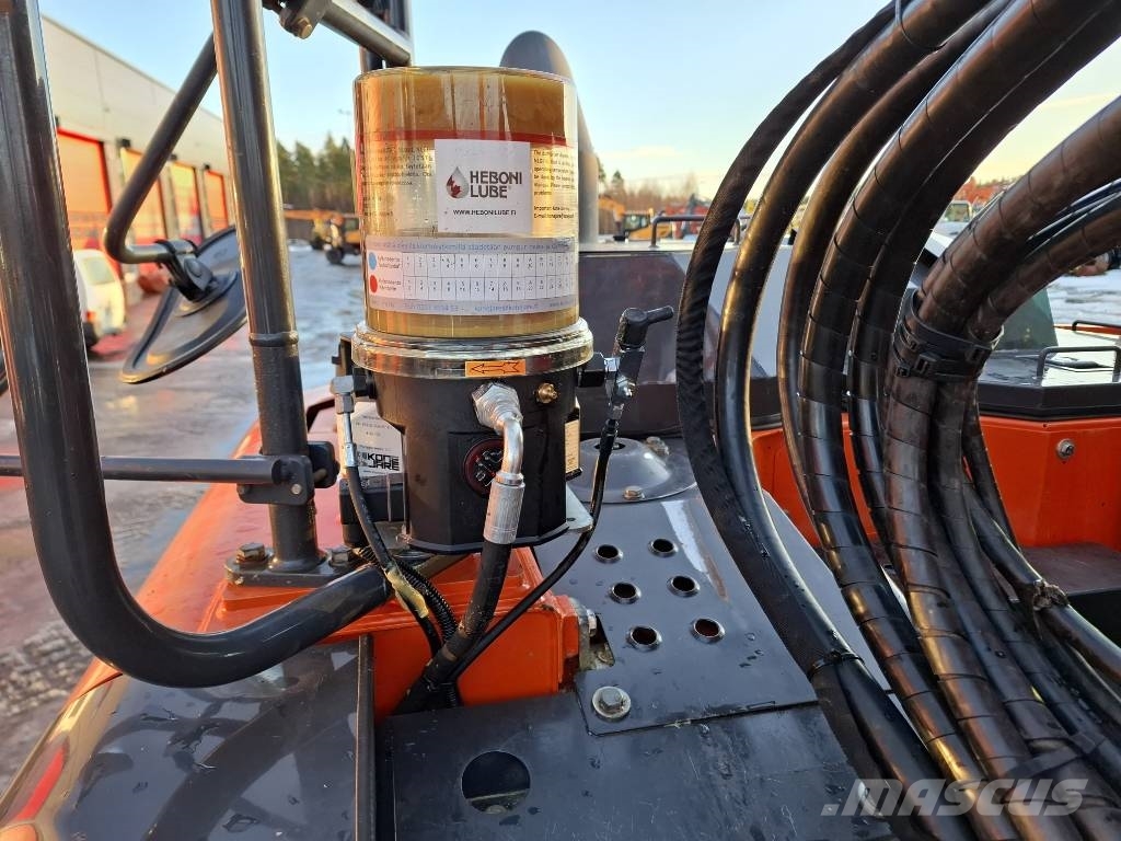 Hitachi ZX 135 US-6/ Materiaalikoura, Rasvari, Lämmitin 履带挖掘机