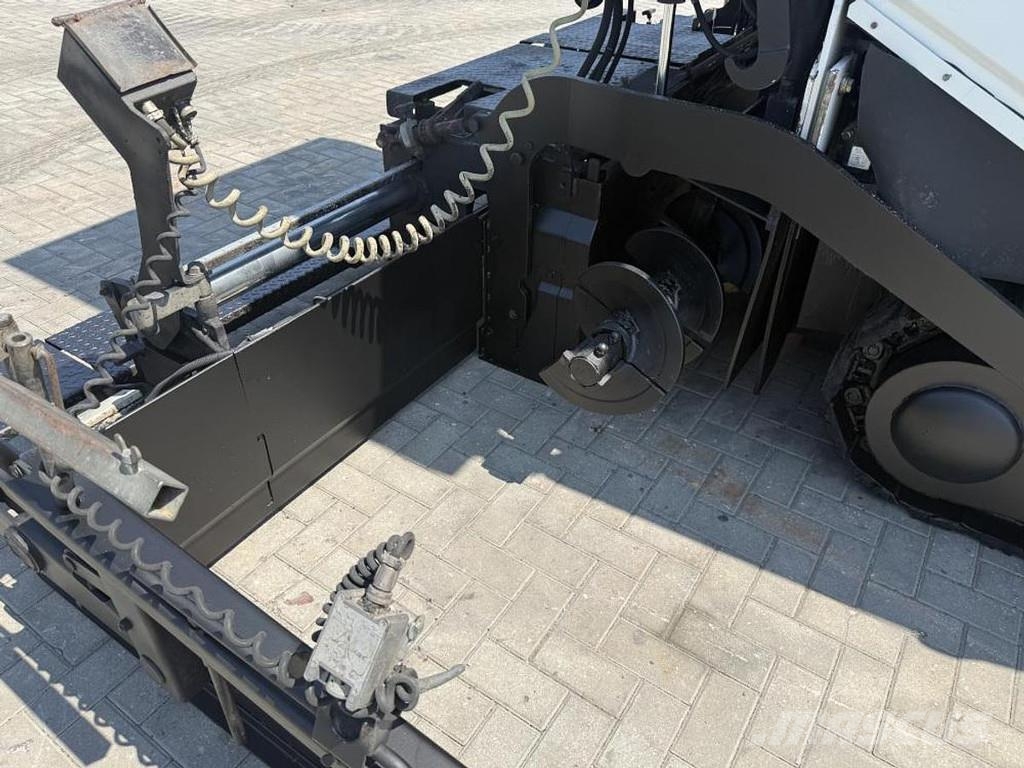 Demag DF 65C Машини за асфалт