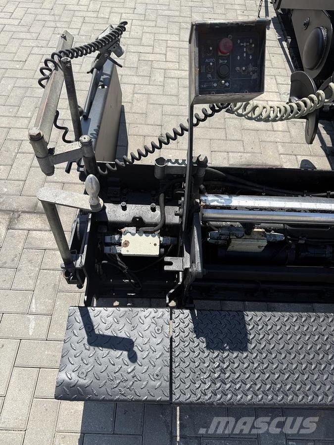 Demag DF 65C Машини за асфалт