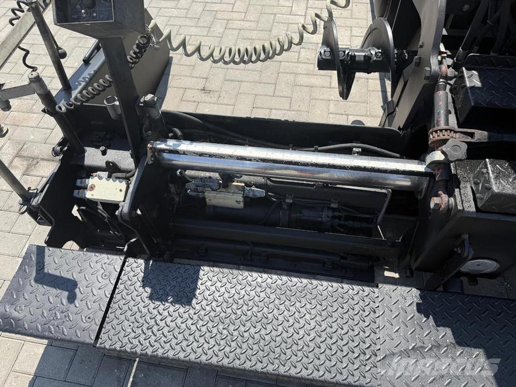 Demag DF 65C Машини за асфалт