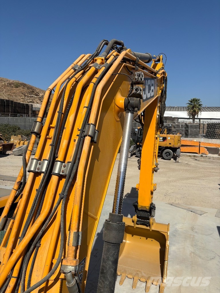 JCB 220 XL 4F Bageri gusjeničari
