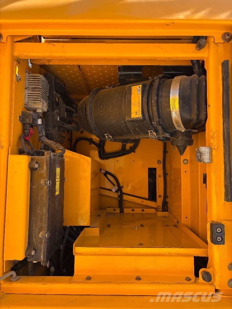 JCB 220 XL 4F Bageri gusjeničari