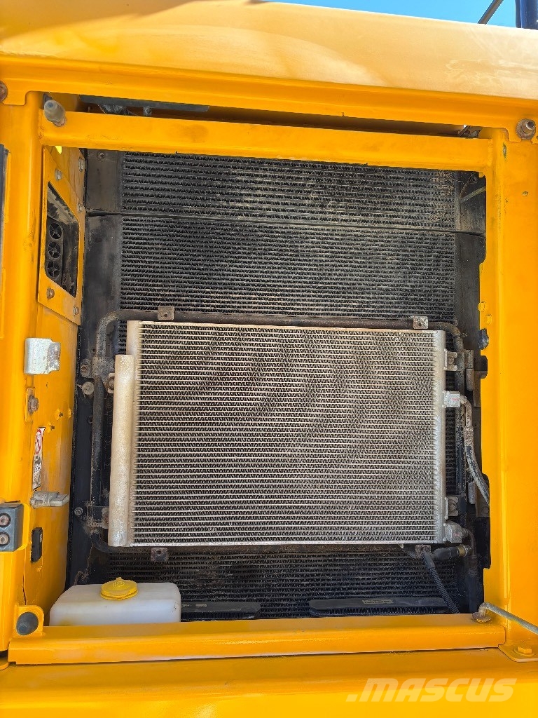 JCB 220 XL 4F Bageri gusjeničari