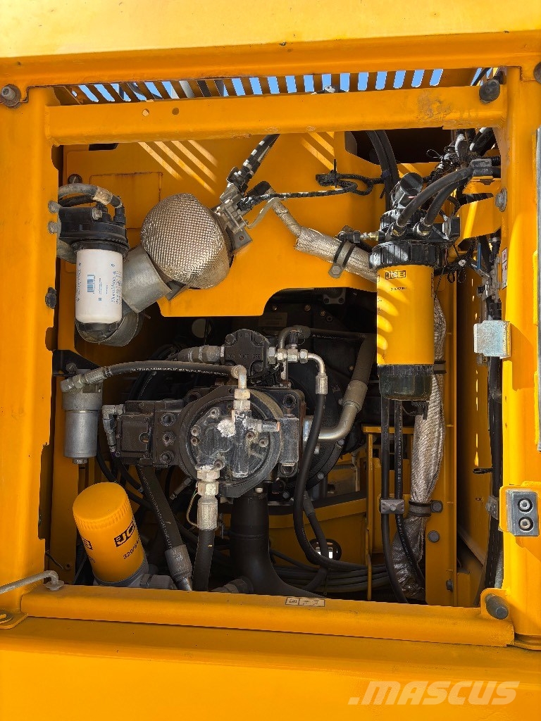 JCB 220 XL 4F Bageri gusjeničari