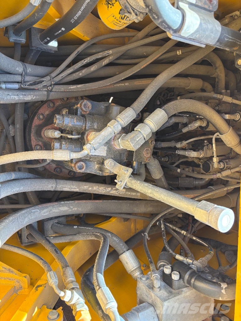 JCB 220 XL 4F Bageri gusjeničari