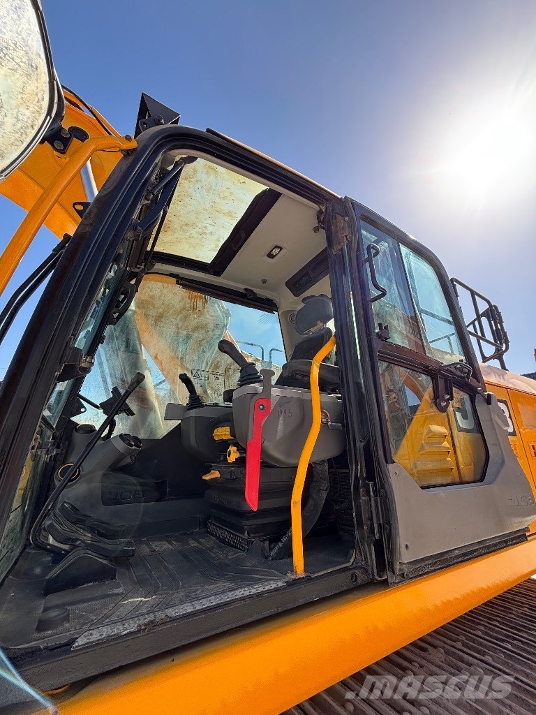JCB 220 XL 4F Bageri gusjeničari