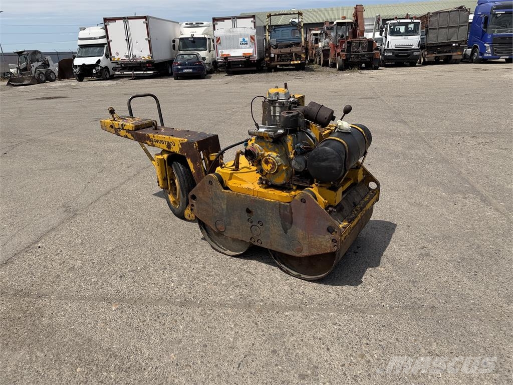 VIN 836 - Vibračný valec STROJEXPORT MVM 3403 VIN 836 Hinattavat jyrät