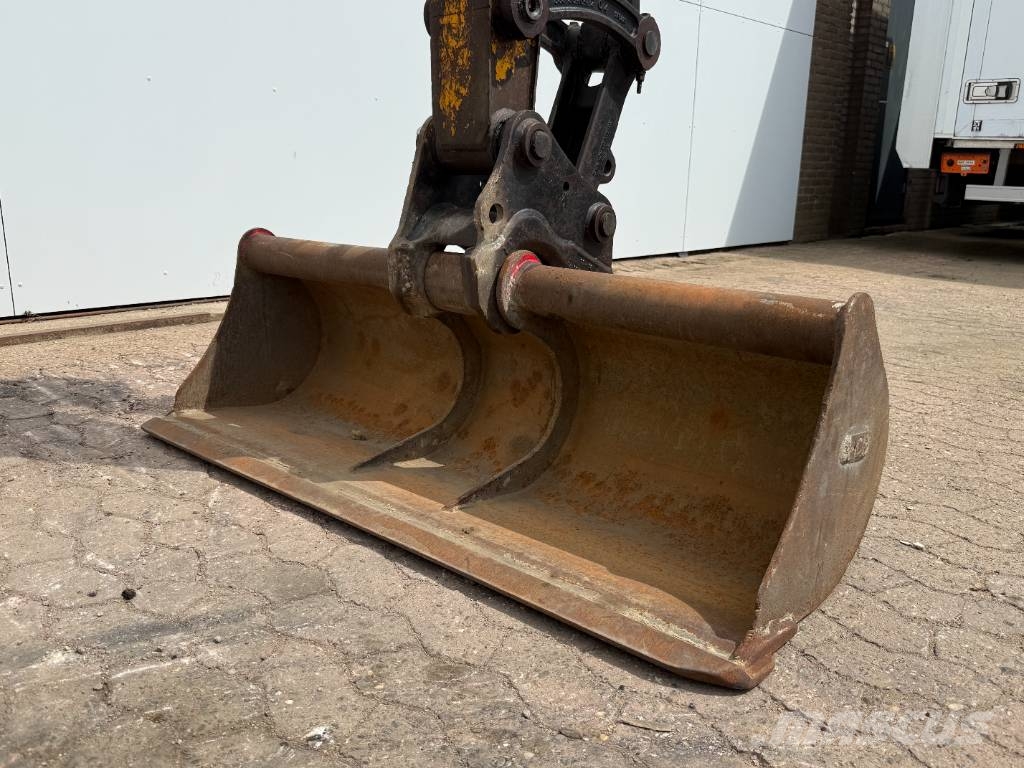 JCB 48Z-1 - Hammer Lines / Quick Coupler Minigraafmachines < 7t