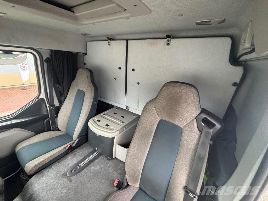Volvo FL280 4x2 EURO6 + HEATING BOX 9500mm Furgons