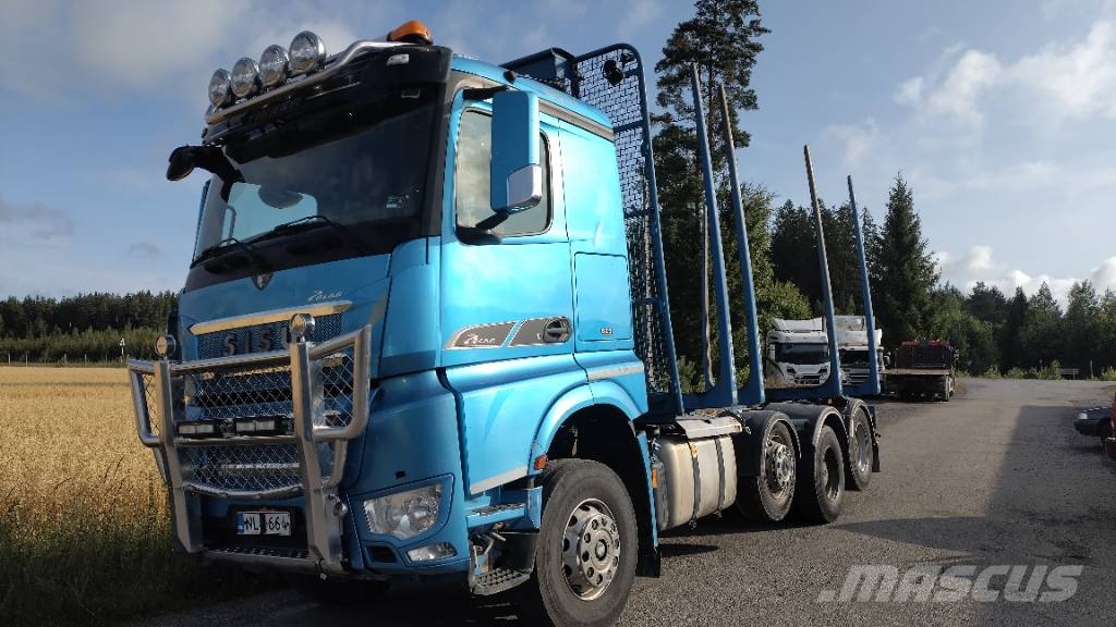 Sisu Polar 625 puuvarustus,2 piiri Transportes de madera