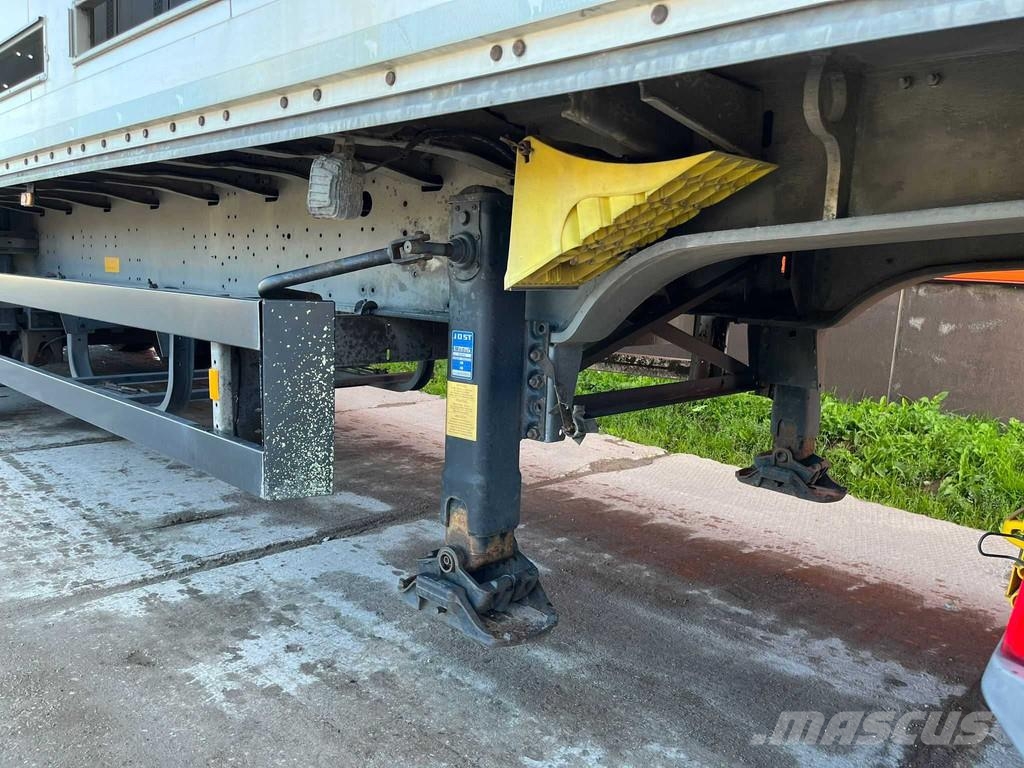 Schmitz Cargobull NKS SCB S3B BOX L=13682 mm Návěsy pro přepravu zvířat