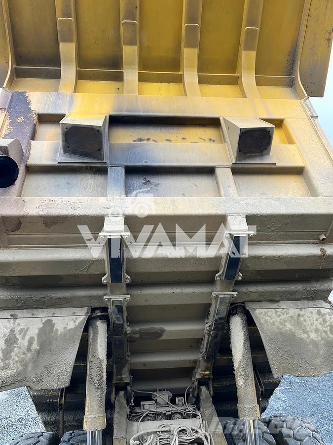 Komatsu HD405-7 ماكينات منفعة عامة