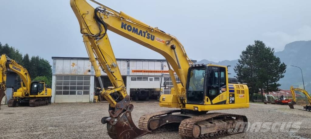 Komatsu PC 210 LC-11 حفارات زحافة