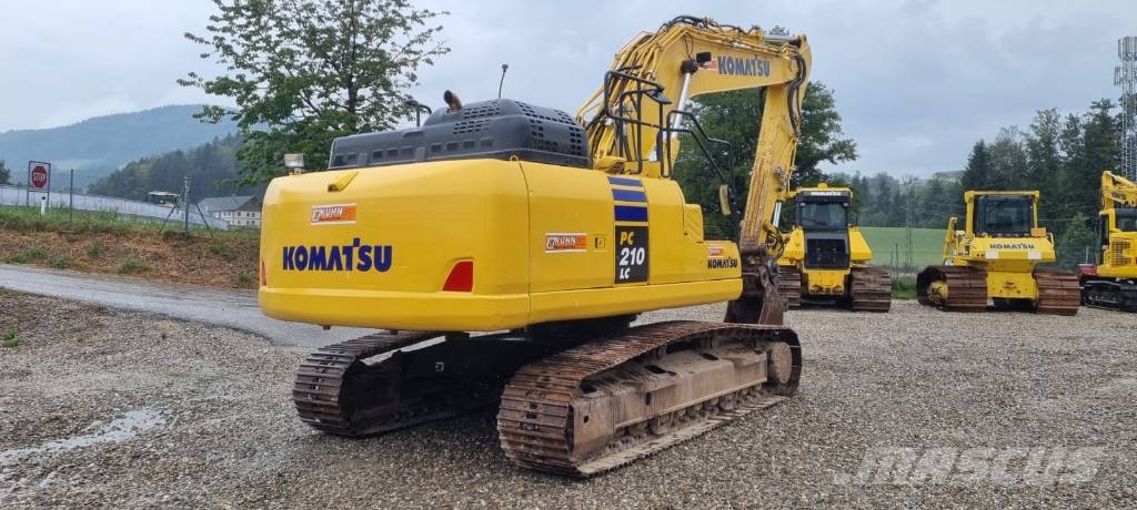 Komatsu PC 210 LC-11 حفارات زحافة
