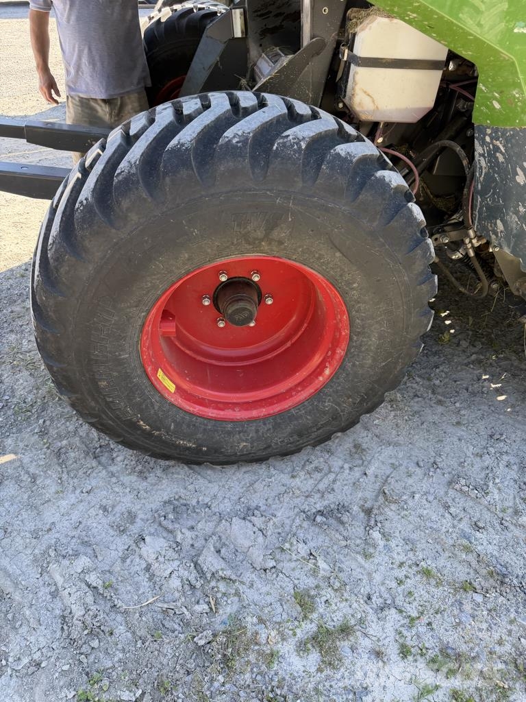 Fendt Rotana 180 vxtra Rundballenpressen