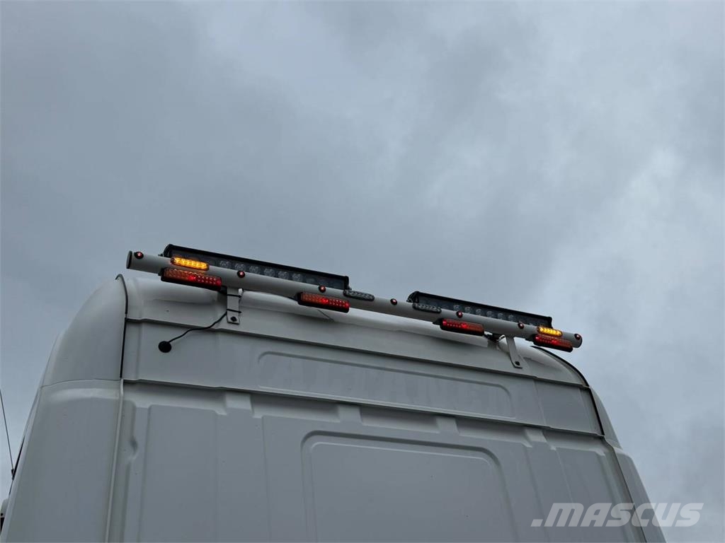 Scania R560 8x4 Kotalni prekucni tovornjaki