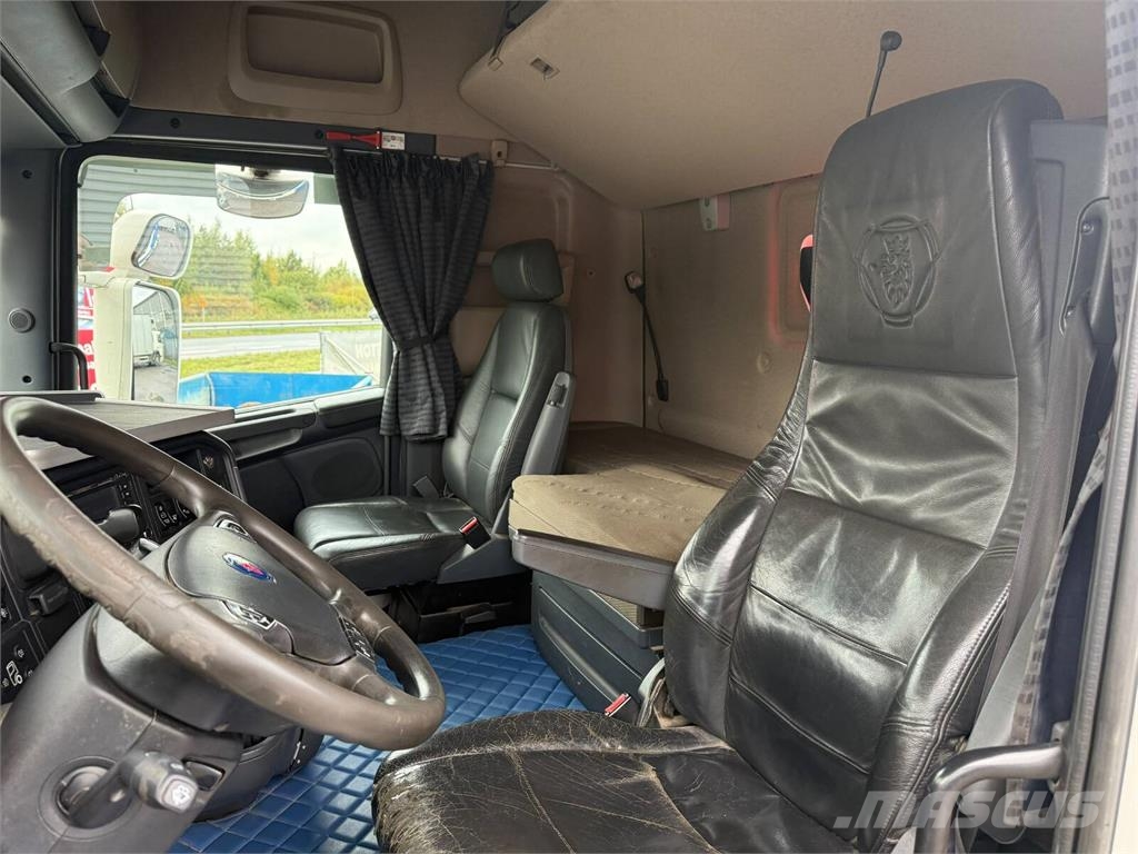 Scania R560 8x4 Kotalni prekucni tovornjaki