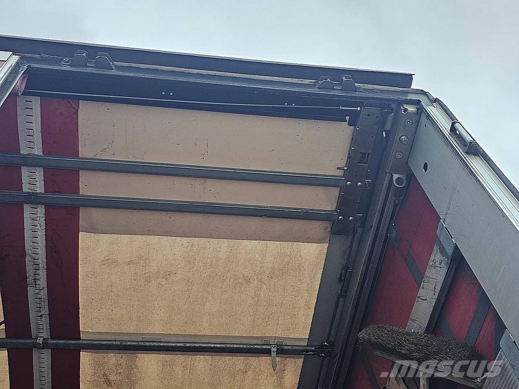 Schmitz Cargobull SCS 24/L LIFT AXLE Брезентови полуремаркета