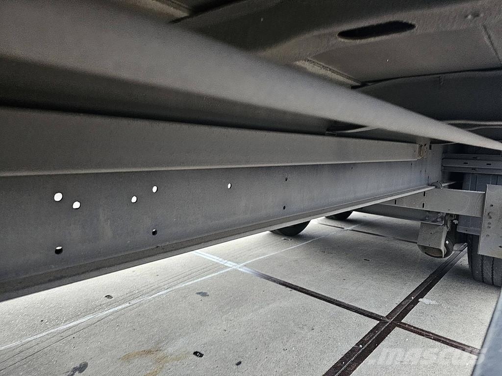 Schmitz Cargobull SCS 24/L LIFT AXLE Брезентови полуремаркета