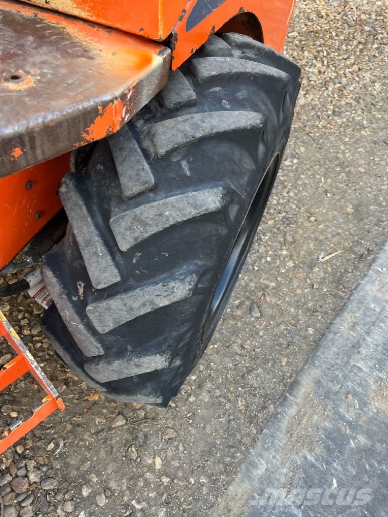 Thwaites 1 ton Mini pašizgāzēji