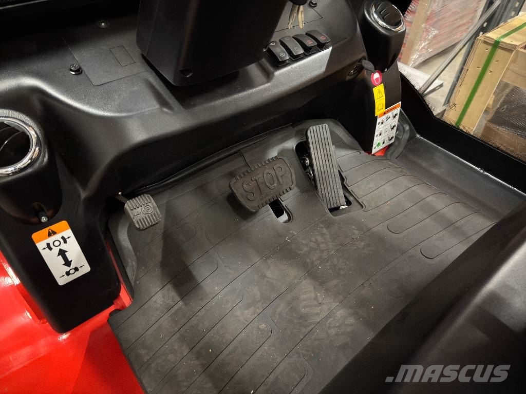 EP EFL253P Triplex 4800 Li-ion Electric forklifts