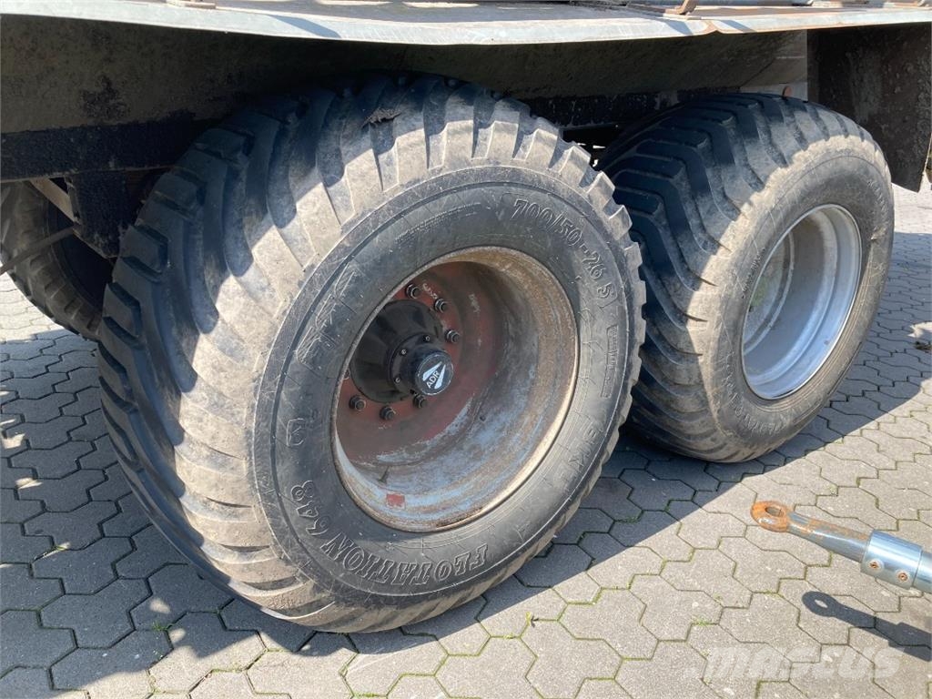 Rheinland VT 14.000 معدات توزيع السماد العضوي