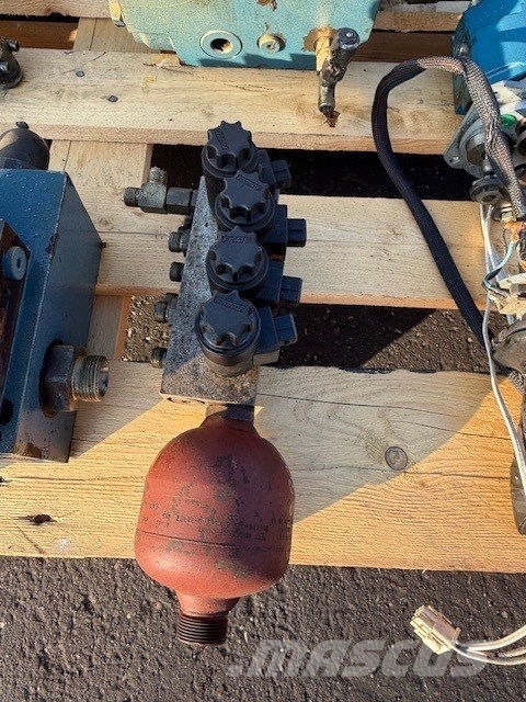 Liebherr L 564 HYDRAULIC PUMP A11V O 130 Hidráulica