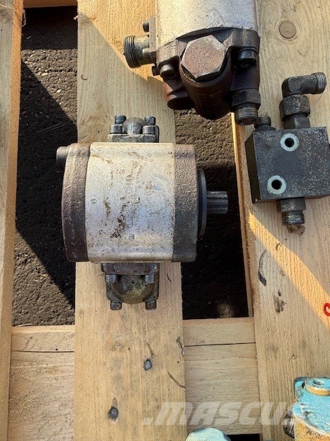 Liebherr L 564 HYDRAULIC PUMP A11V O 130 Hidráulica